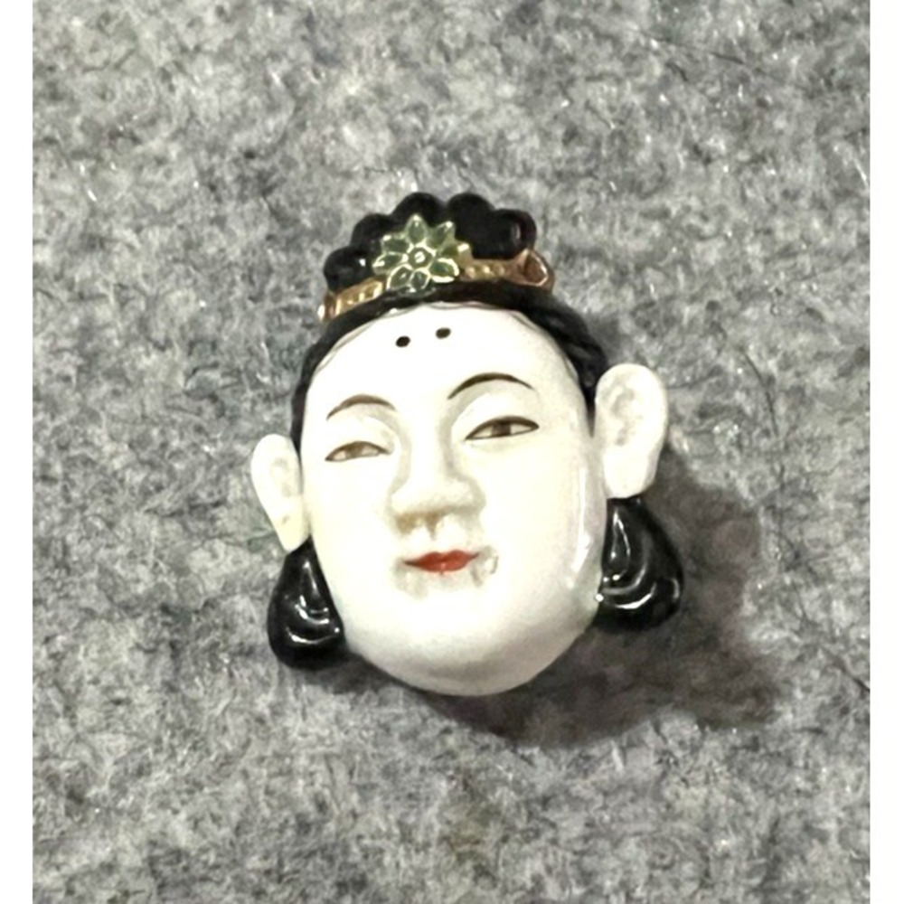 Vintage brooch Asian Tokishane hand painted immortal Ebisu. Small